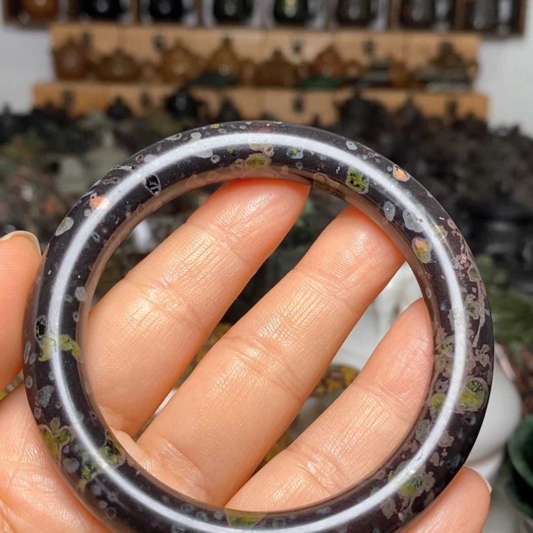 梅花玉老料手镯60