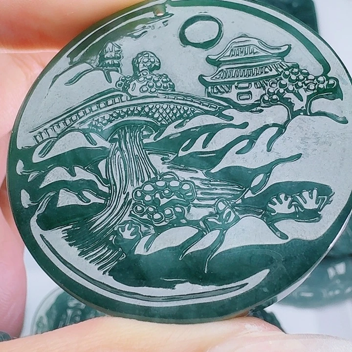 翡翠未镶嵌颈饰111