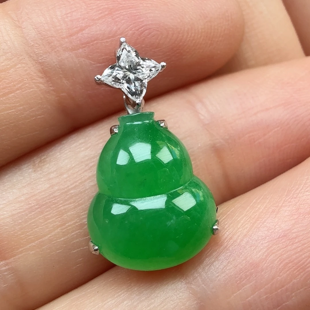 翡翠18K金镶嵌颈饰