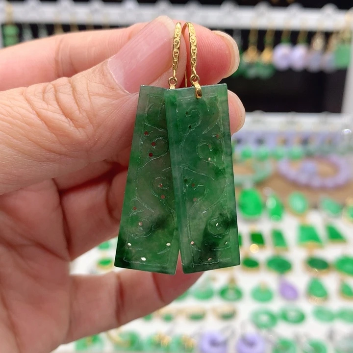 翡翠18K金镶嵌耳饰
