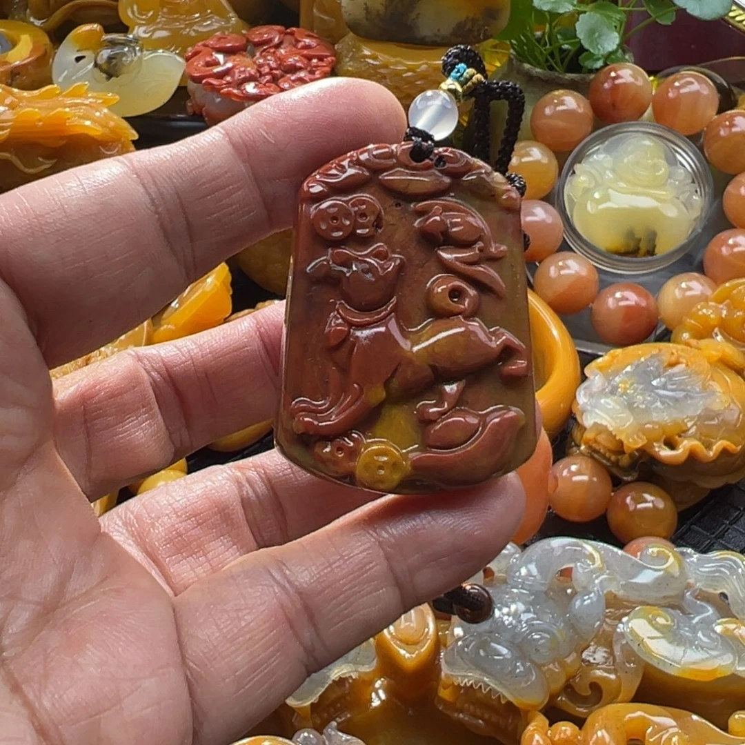 石英质玉未镶嵌颈饰