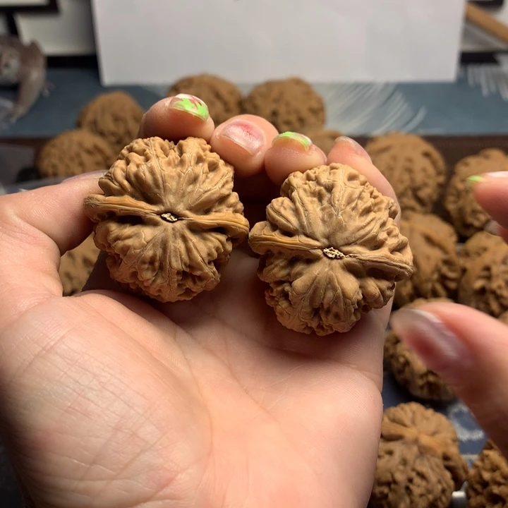 吊坠文玩核桃小***娘粗筋