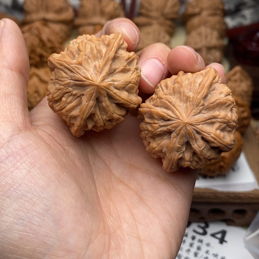 文玩核桃把件127号40四棱玉玺