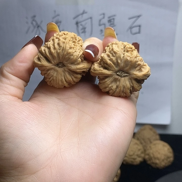 用***9文玩核桃吊坠涿鹿