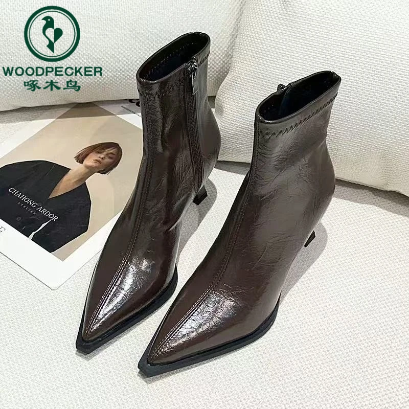 啄木鸟复古尖头棕色高跟短靴女2025秋冬新款百搭细跟瘦瘦靴皮靴
