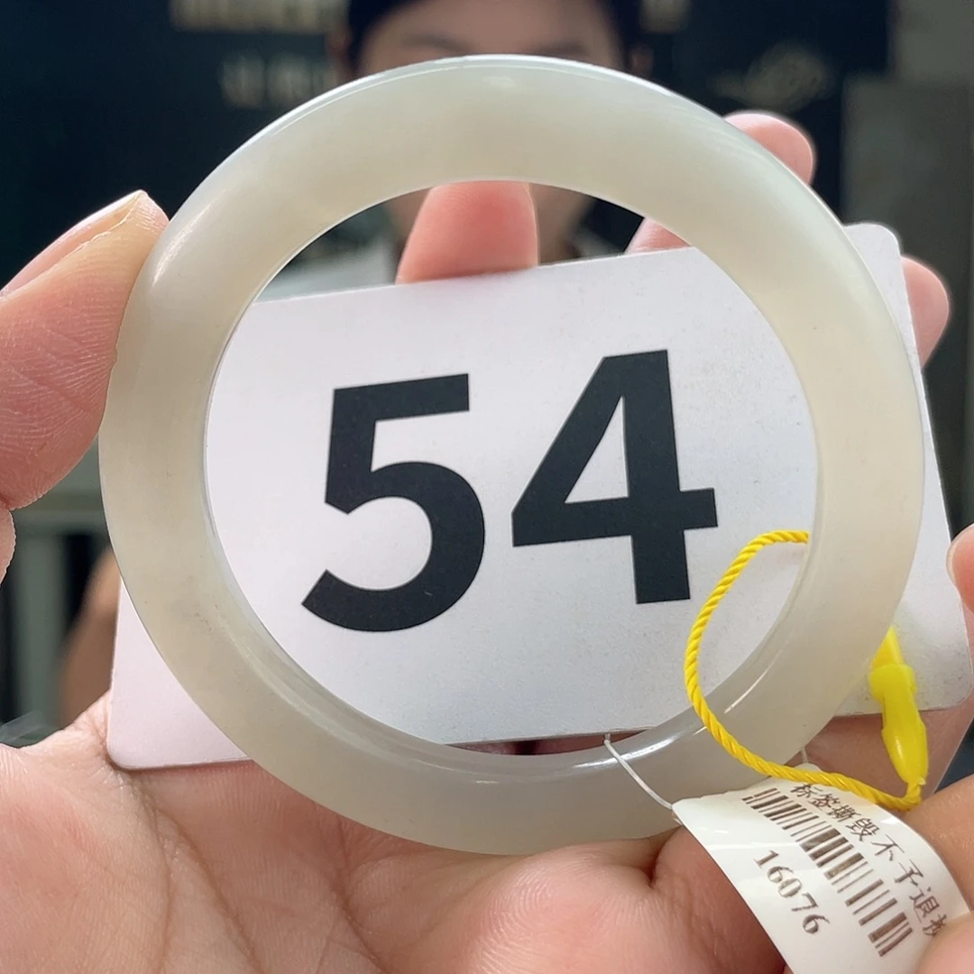 和田玉手镯未镶嵌微瑕