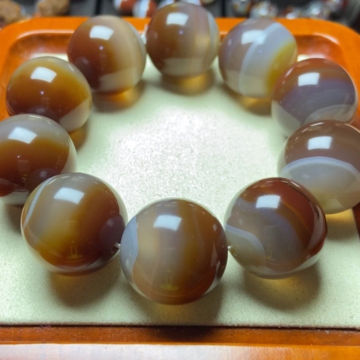 玛瑙/玉髓未镶嵌手串双色俏 焦糖红冻肉大尺寸天地