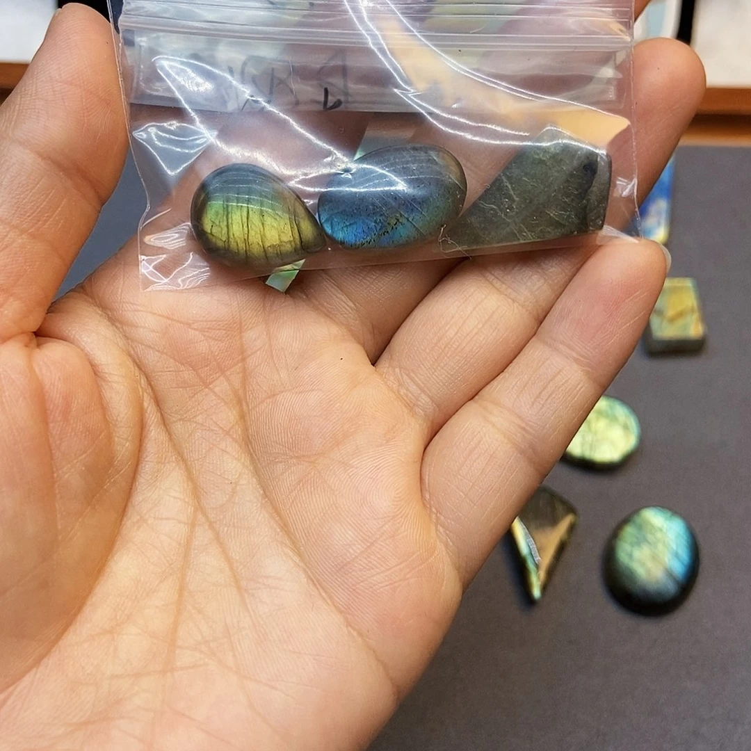 未镶嵌吊坠(不含链)长石海*?