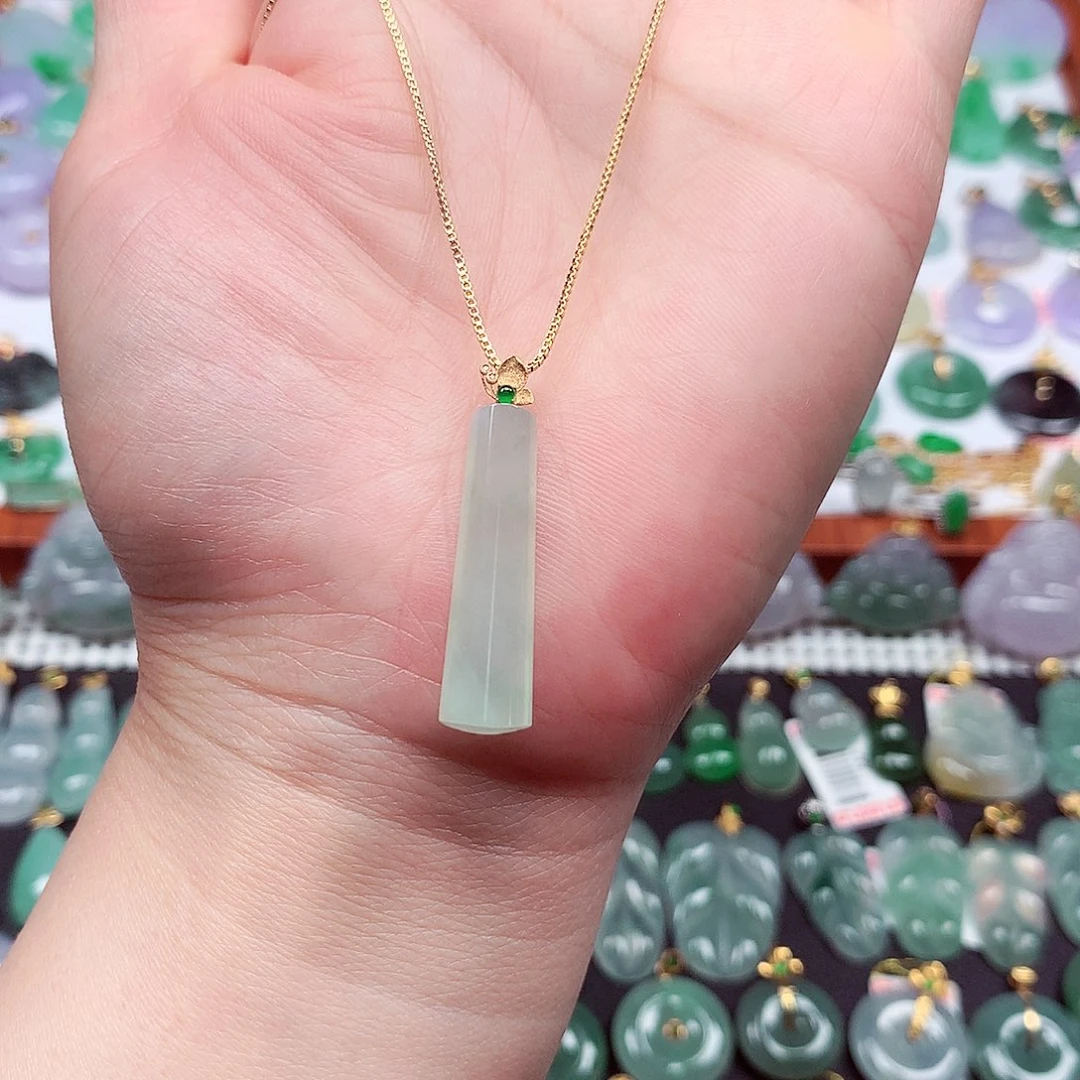 翡翠18K金镶嵌颈饰天然翡翠A货