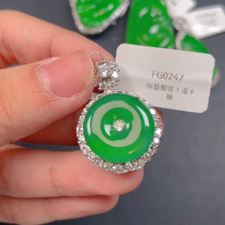 【闪购商品】颈饰银S925镶嵌翡翠翡翠