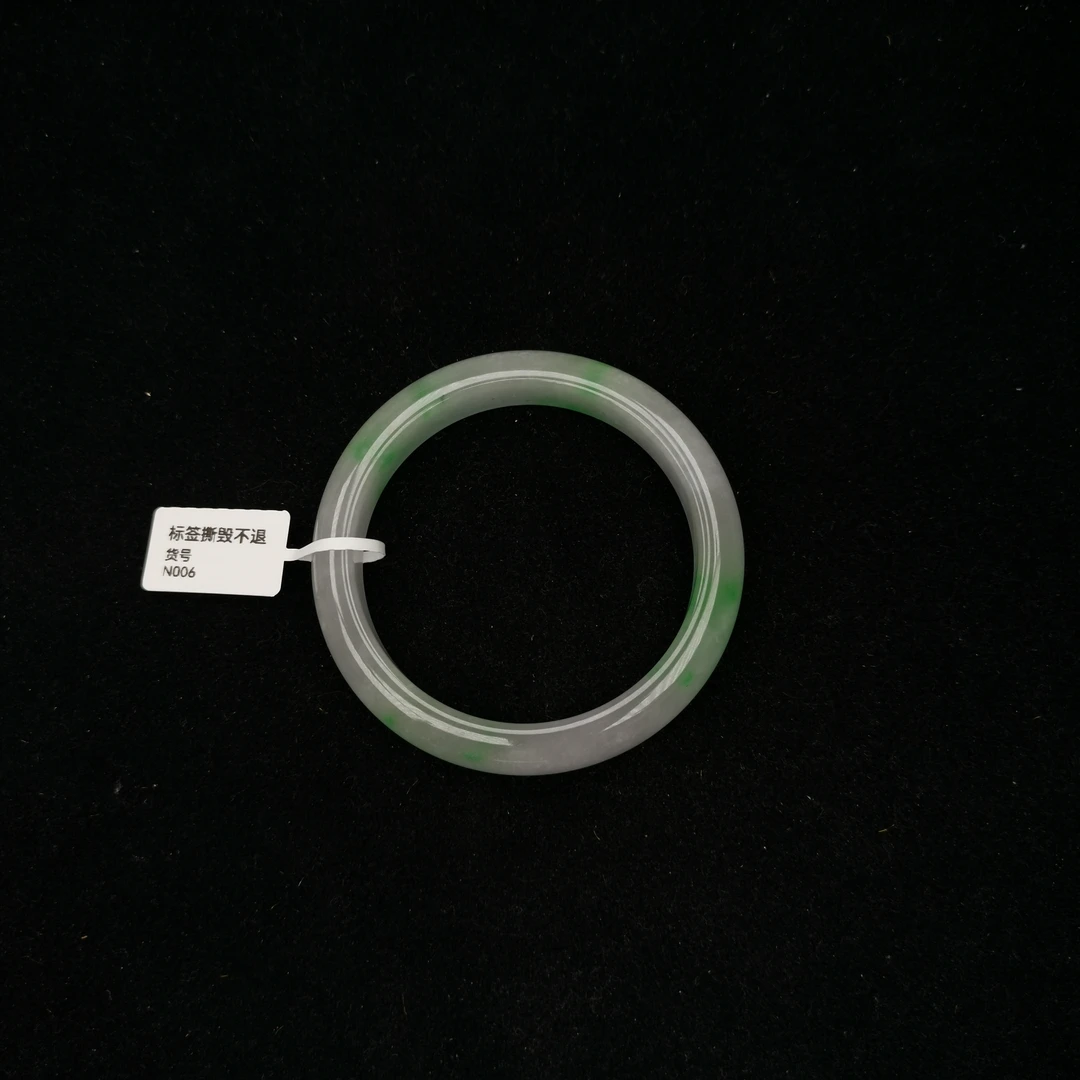 时尚女王缅冰透女款精美手镯n006