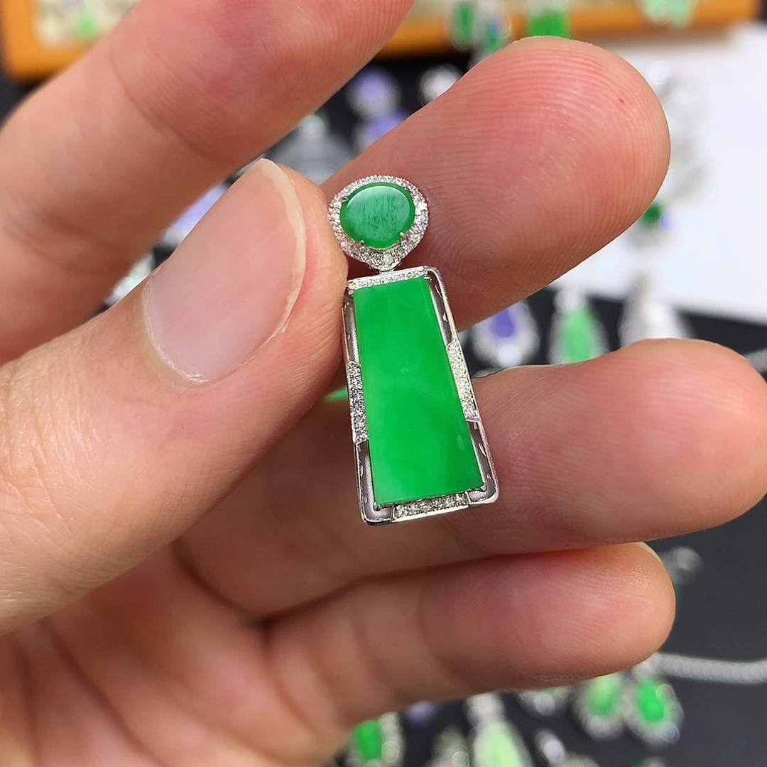翡翠18K金镶嵌吊坠(不含链)