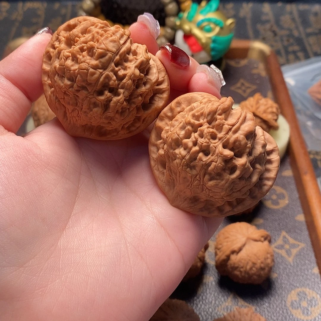 桃核把件房***生50全品麒麟官帽