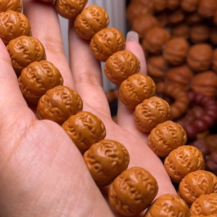 猴头核桃吊坠麻花手持16