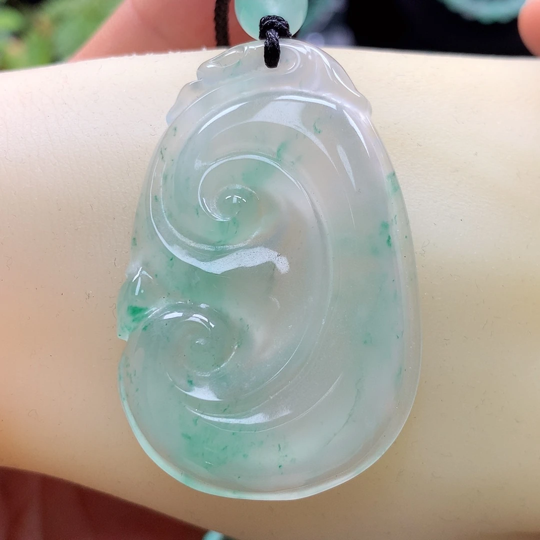 石英质玉颈饰未镶嵌