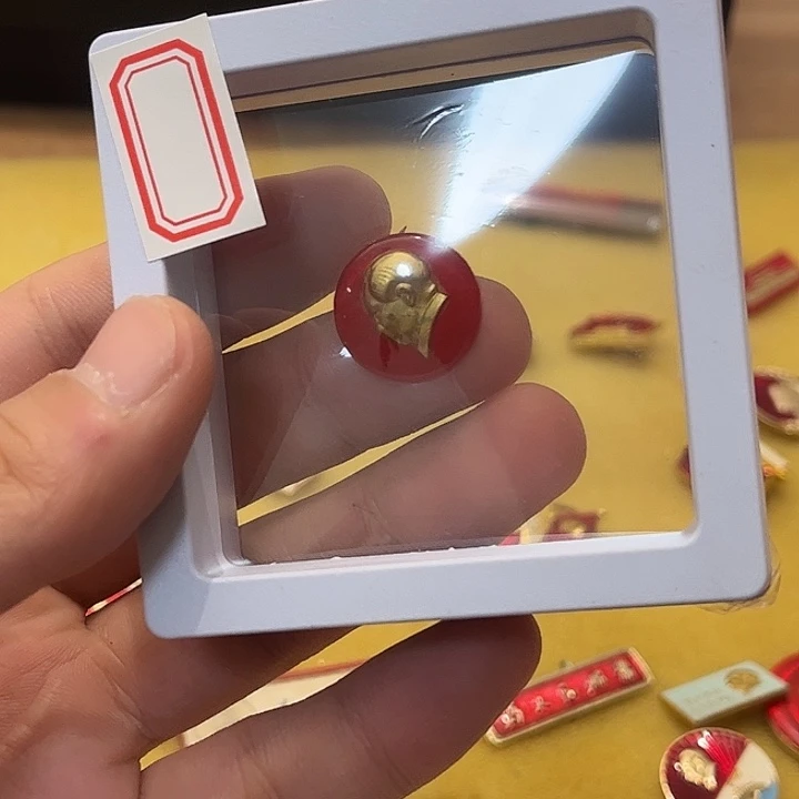 天***閣像章一一一一一一一高贵轻言