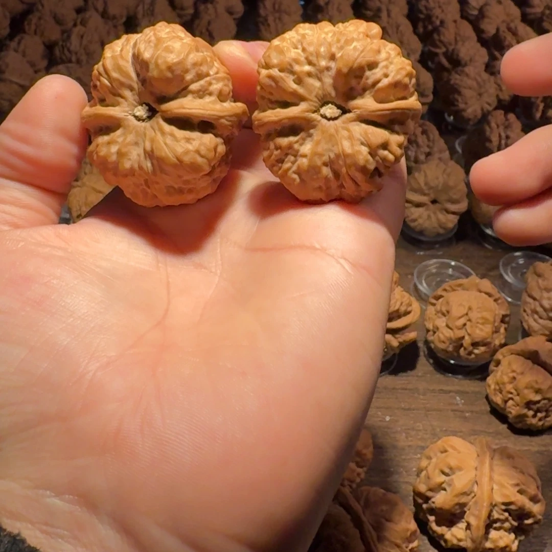 不***心吊坠文玩核桃蛤蟆的眼睛是真的好看啊