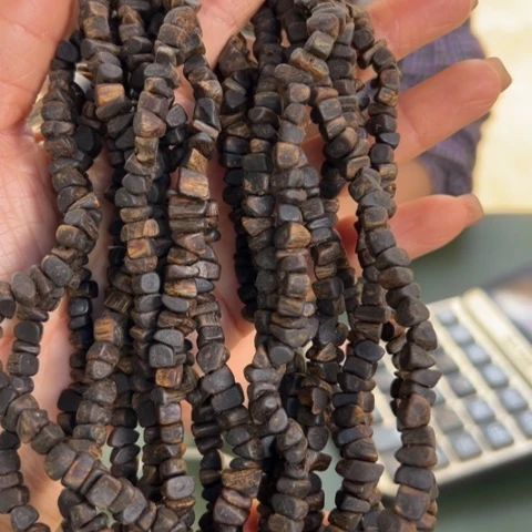 沉香手串红土乌身虫漏沉水19克卡0.6多样性发1条