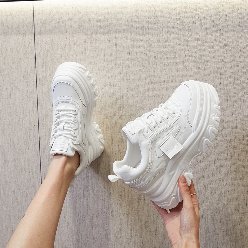 小白鞋女运动鞋时尚舒适老爹鞋女秋季新款透气休闲女鞋百搭厚底