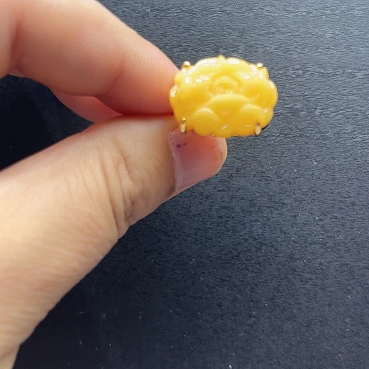 琥珀未镶嵌裸石戒指