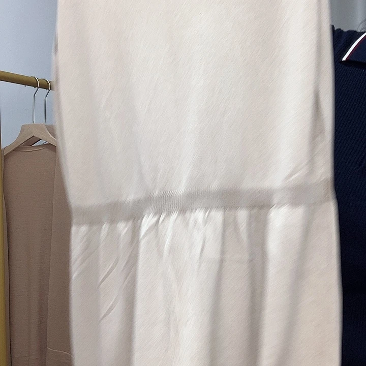 吊带连衣裙卡其色