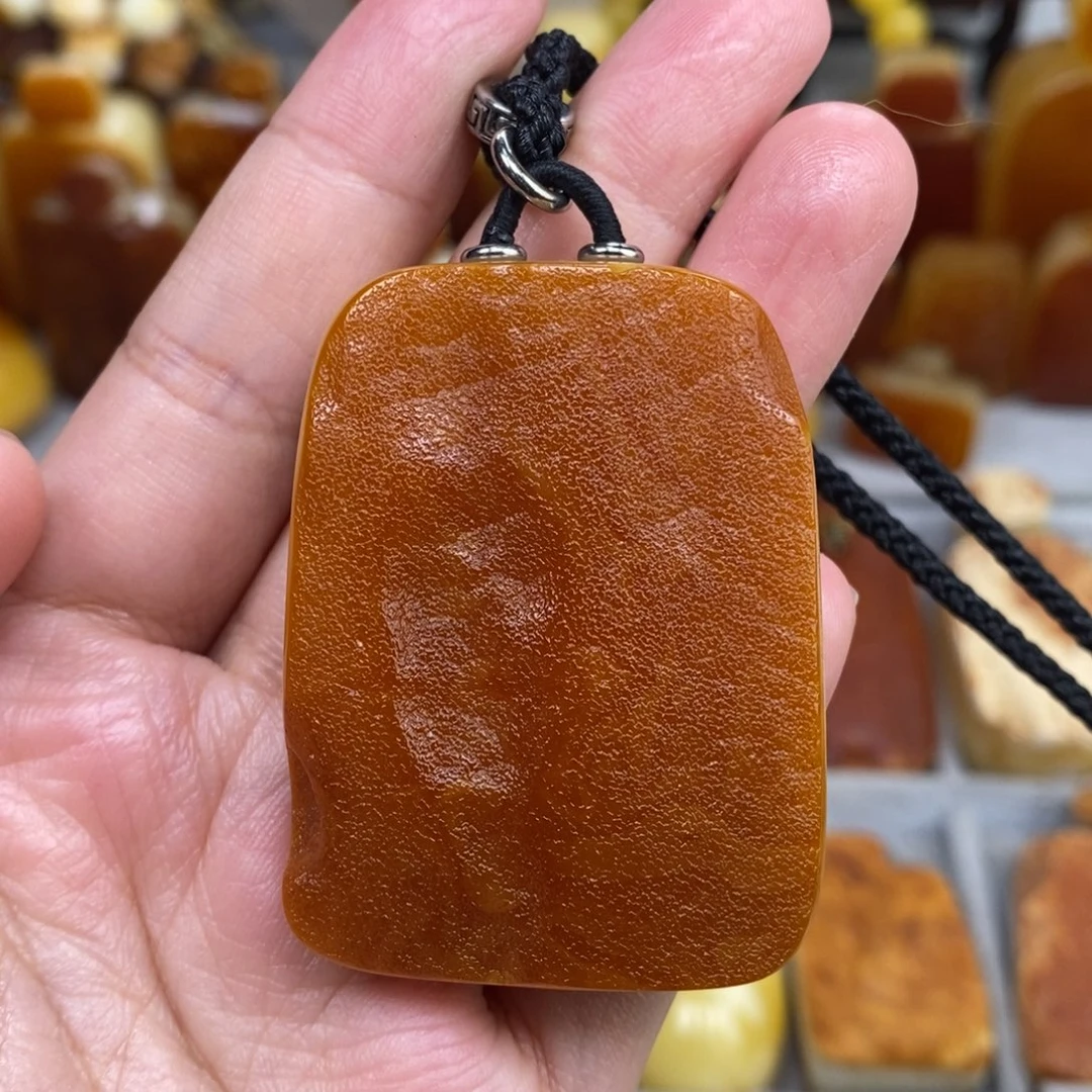 蜜蜡未镶嵌珠宝奇石