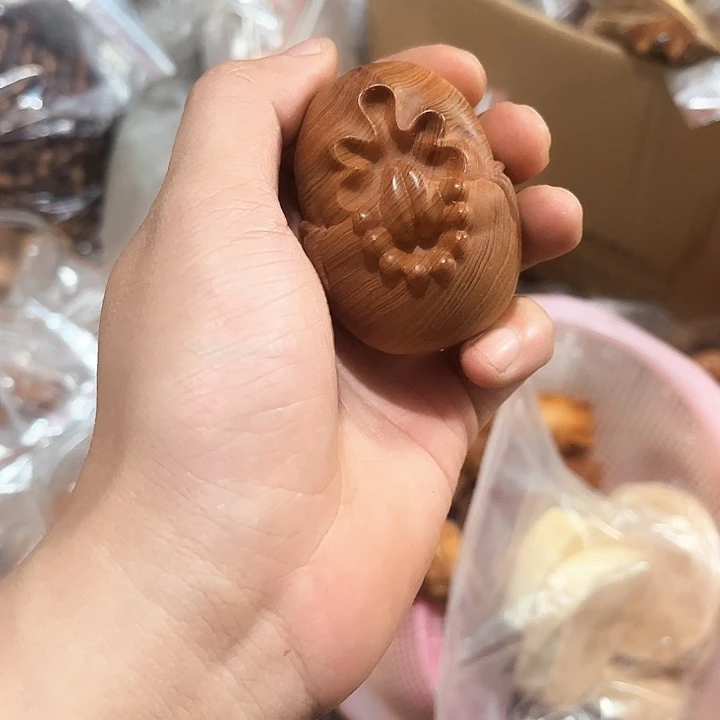 柏木（崖柏）把件奶*无相佛