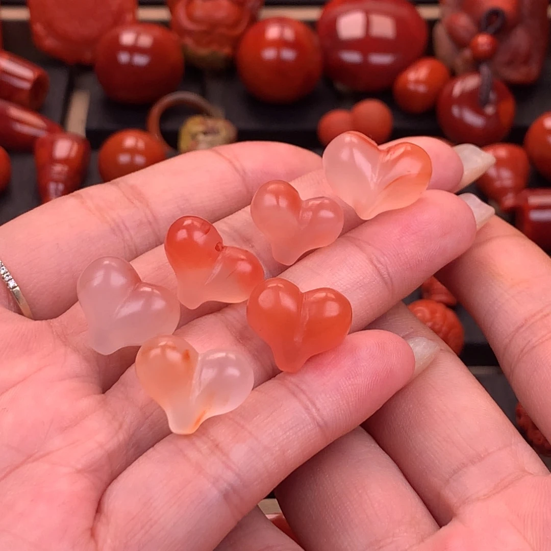 南红玛瑙南红川料冰飘屁桃套装未镶嵌