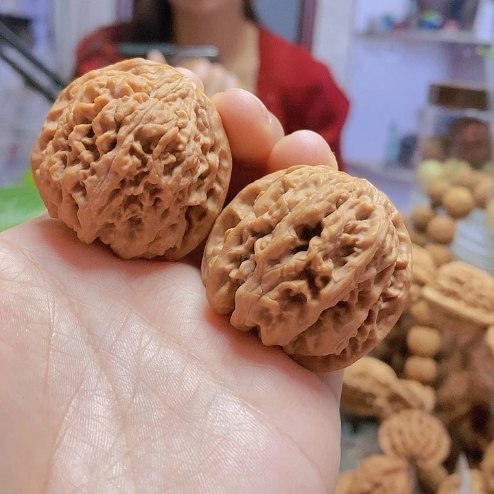 【闪购商品】文玩核桃把件39蜡皮千佛山小众
