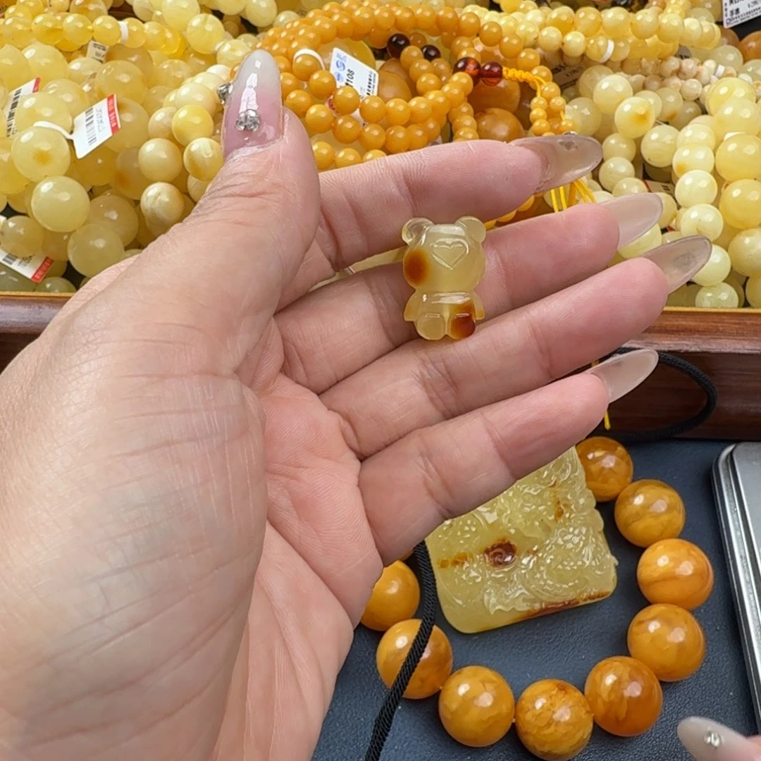 琥珀未镶嵌珠宝奇石