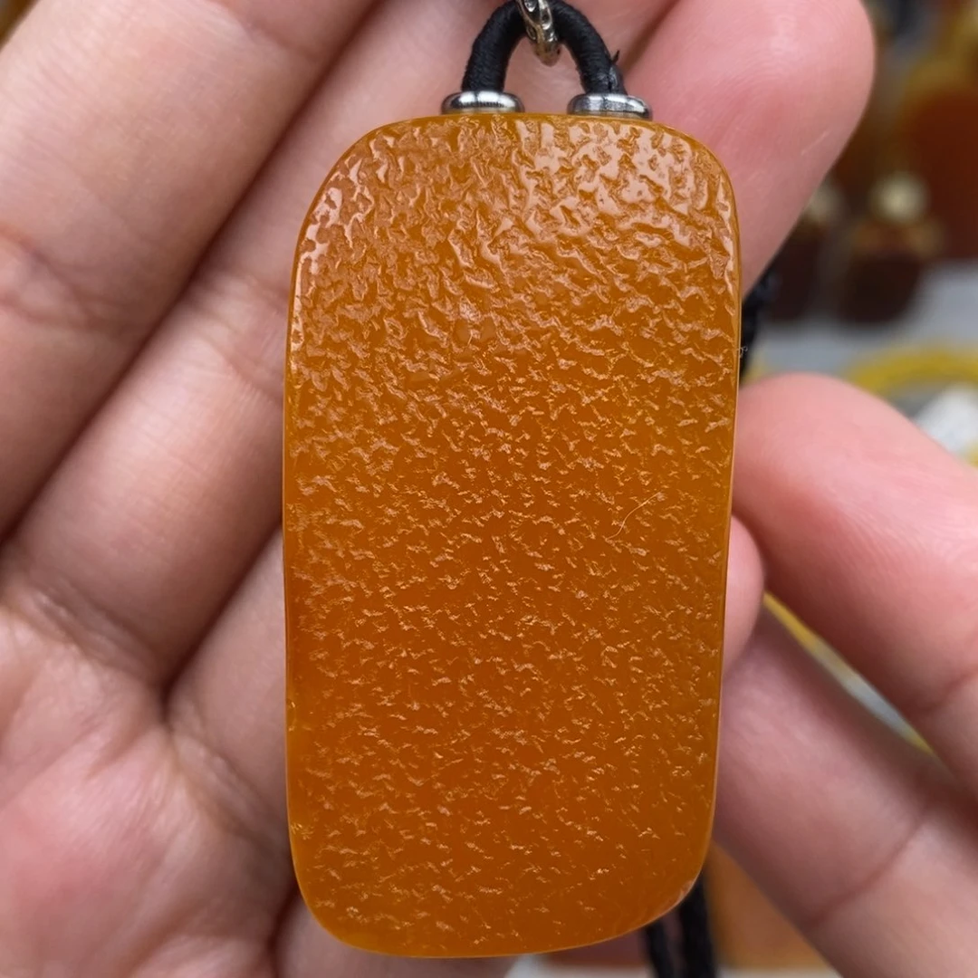 未镶嵌琥珀珠宝奇石