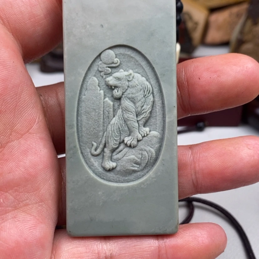 【闪购商品】原石雕刻手把件脖挂件