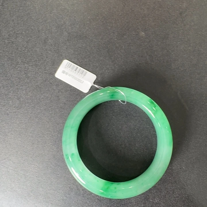 石英质玉（非洲翠）手镯未镶嵌