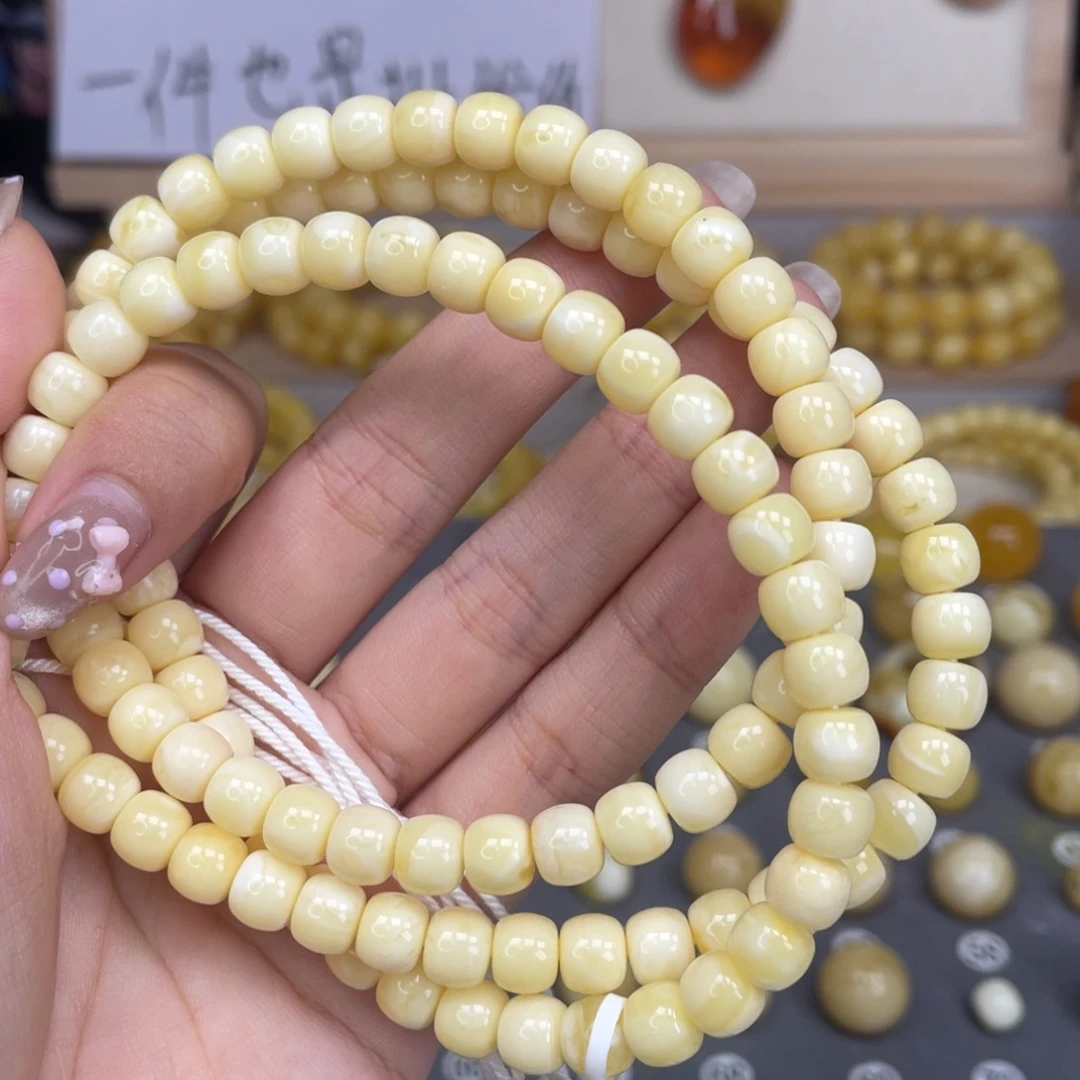 蜜蜡未镶嵌裸石72