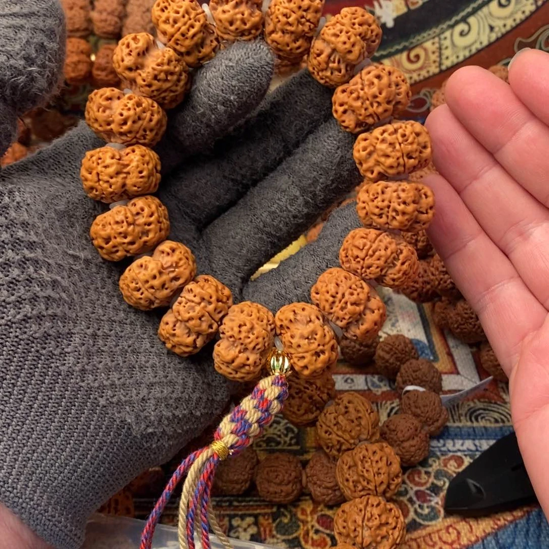 金刚菩提吊坠?*岛24四瓣夹板