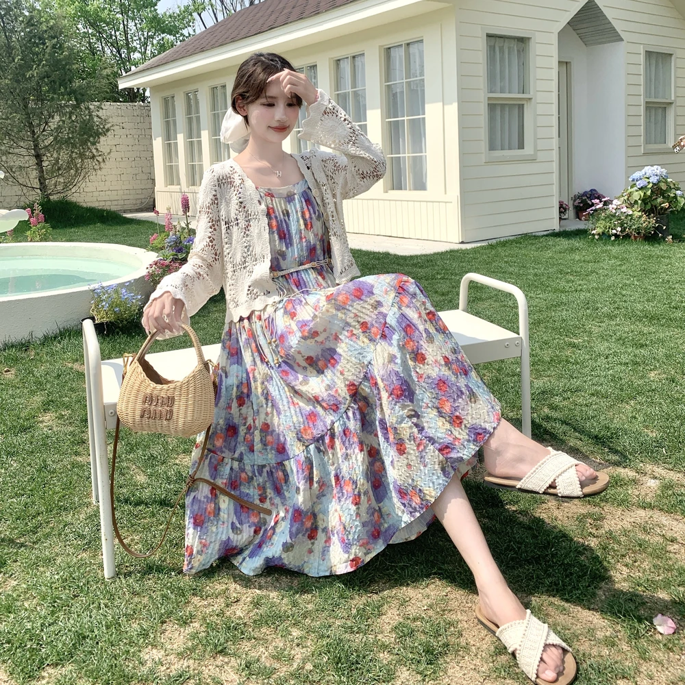 法式吊带连衣裙女2025新款镂空防晒开衫度假穿搭碎花裙子女夏长裙