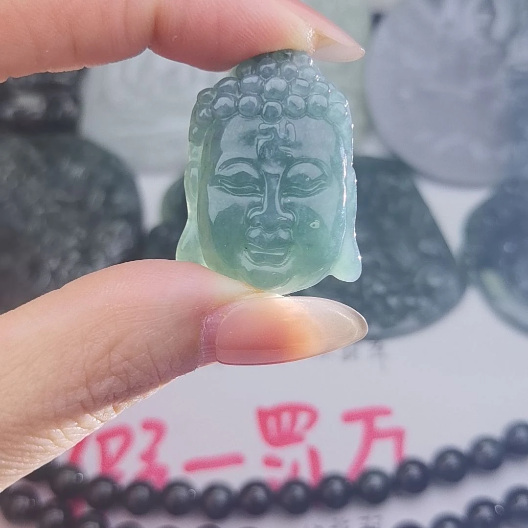 翡翠颈饰未镶嵌天然的A货翡翠多样性发货
