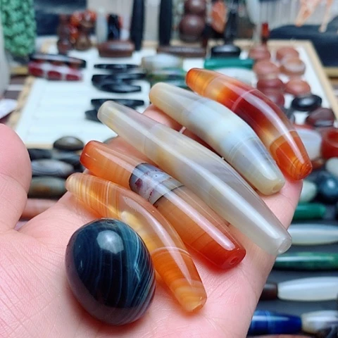 啊***卡玛瑙/玉髓颈饰合金