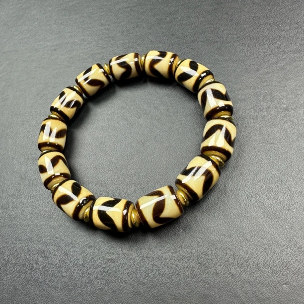 玖扬甄选-台湾S级 手工 牙黄 虎牙阵 高端 时尚 百搭 玛瑙手串