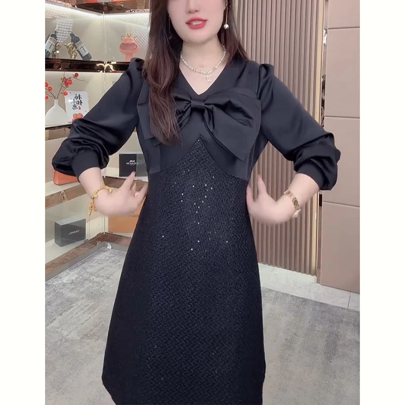 名媛拼接V领时尚连衣裙2025春季新款赫本风纯色收腰显瘦小黑裙