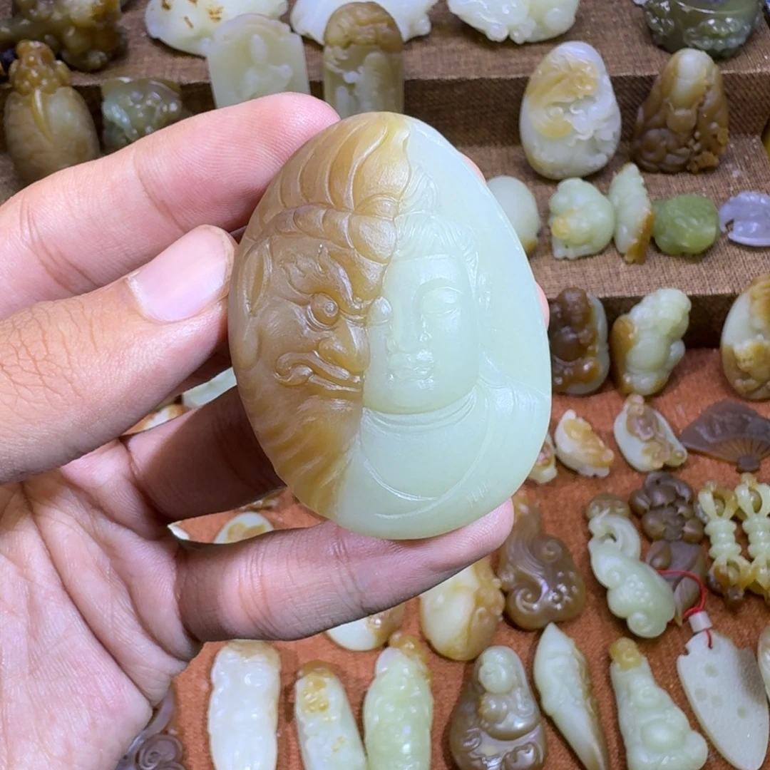 颈饰未镶嵌和田玉
