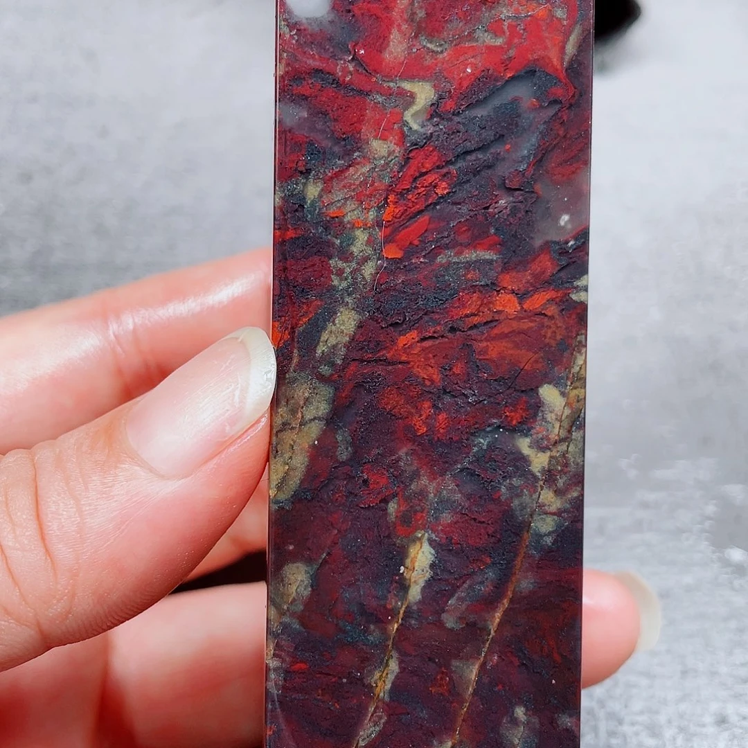 玉桂林鸡血玉印章镇尺5