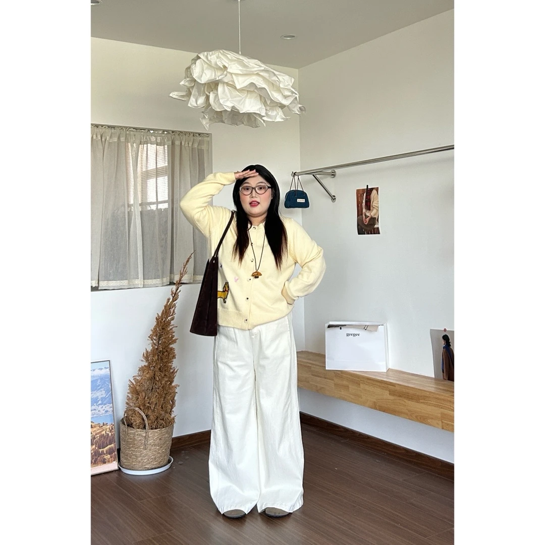 青屿衫-秋冬季蝴蝶刺绣小狗针织开衫微胖显瘦正肩大码女装减龄