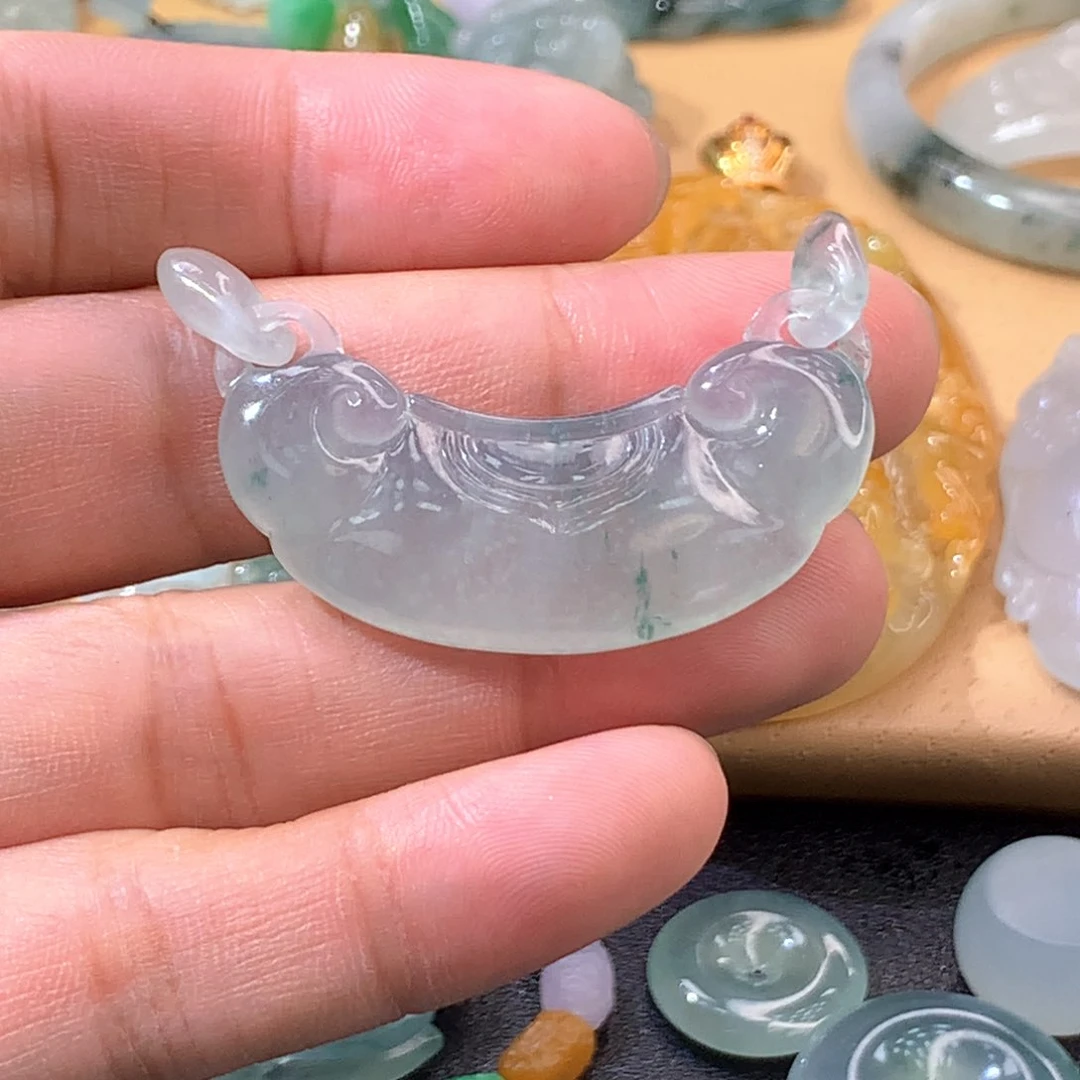 颈饰未镶嵌翡翠挂件