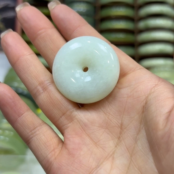 未镶嵌岫玉手镯天然