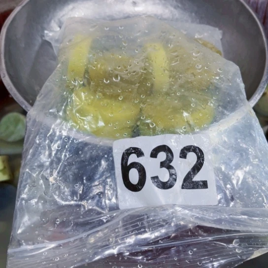 未镶嵌蛇纹石玉珠宝奇石