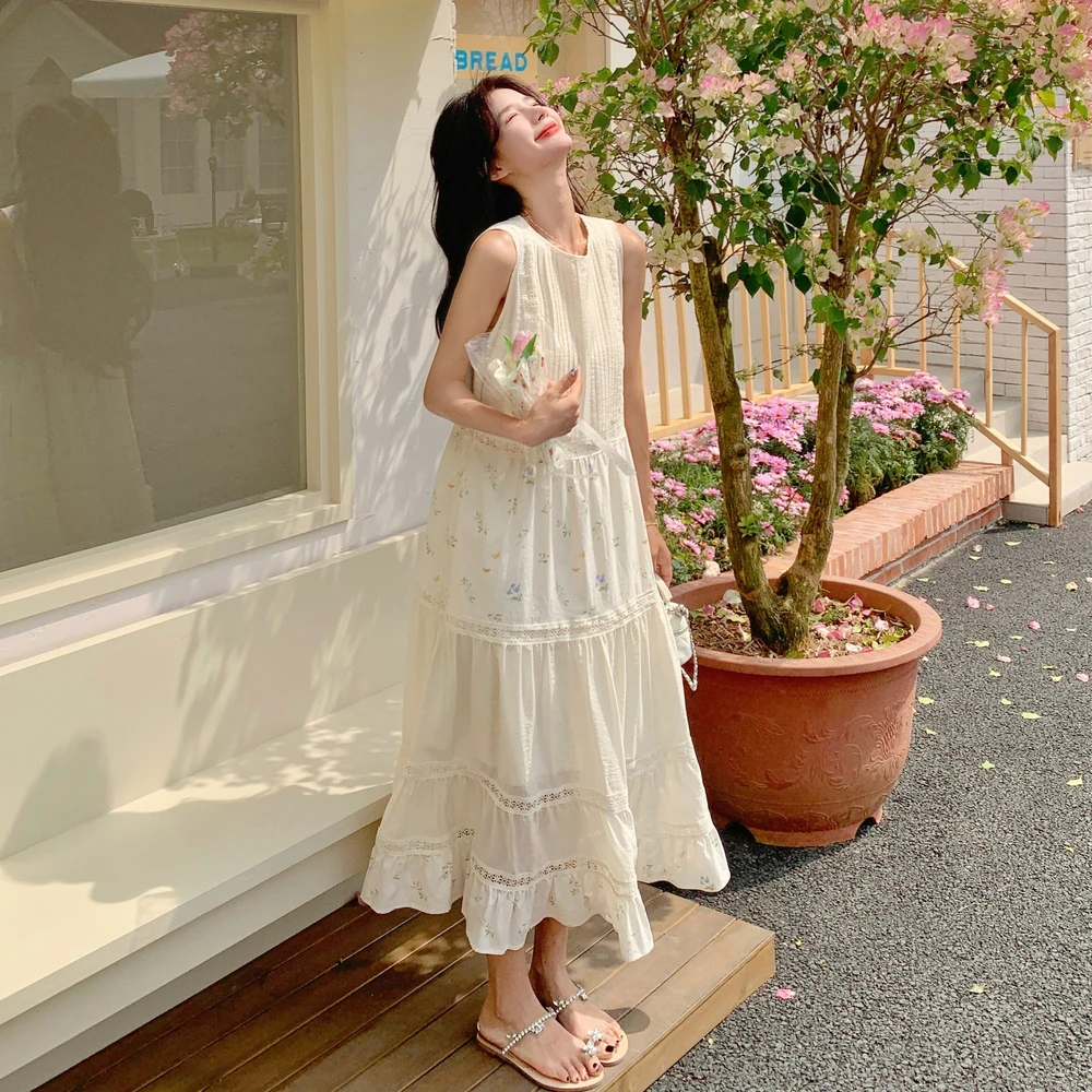 法式镂空拼接印花连衣裙女2025夏季新款温柔风甜美减龄洋气背心裙