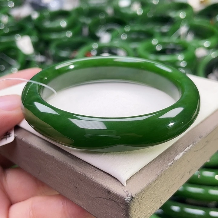 未镶嵌手镯和田玉（碧玉）