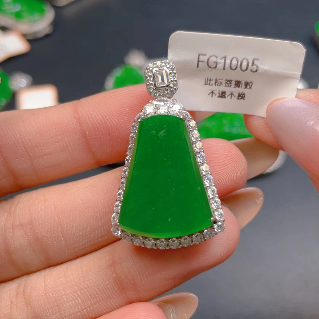 【闪购商品】颈饰银S925镶嵌翡翠翡翠