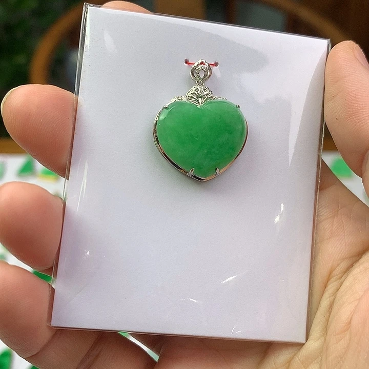 翡翠18K金镶嵌颈饰翡翠首饰